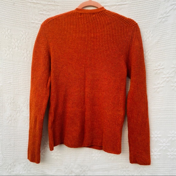 Banana Republic Extra Fine Merino Wool V Sweater - Picture 5 of 6